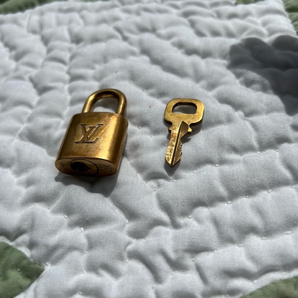 Louis Vuitton Brass Lock and Key 321 - Picture 11 of 16